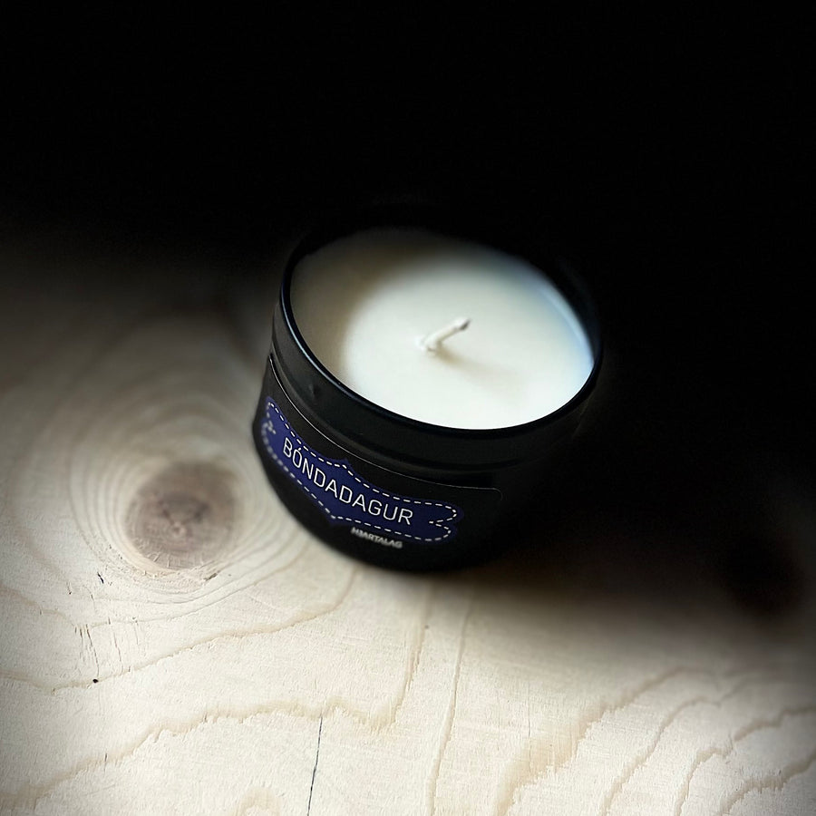 Bóndadagsilmur - ilmkerti (svart)