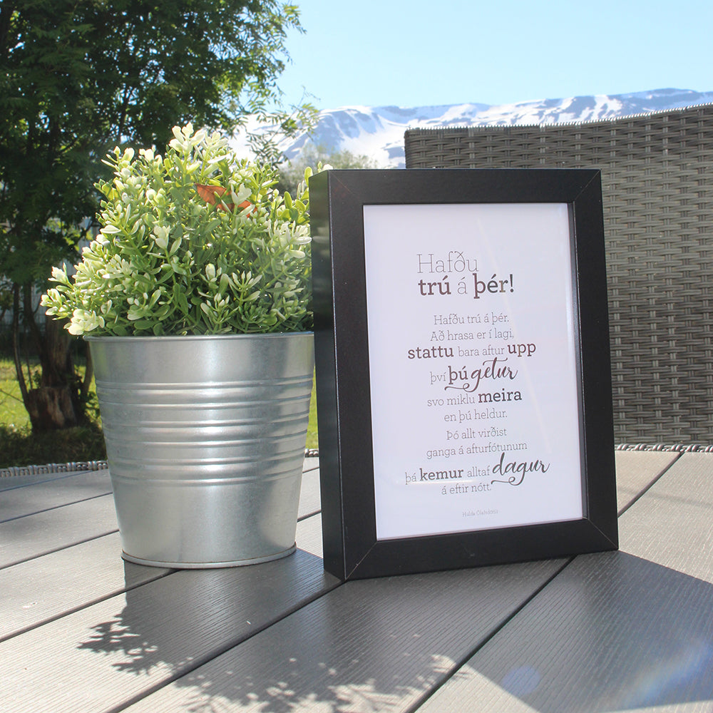 Gullkorn í ramma - Svartir rammar