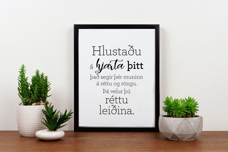 Plakat með gullkorni eftir Huldu Ólafsdóttur - Hlustaðu á hjarta þitt