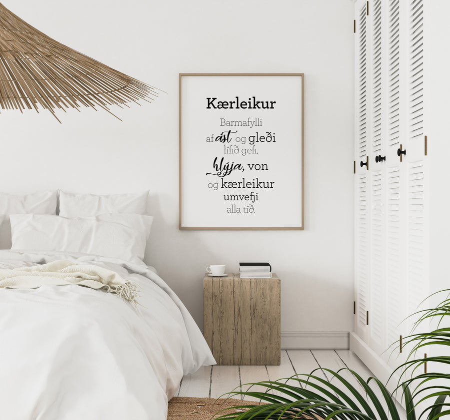 Plakat með gullkorni eftir Huldu Ólafsdóttur - Kærleikur
