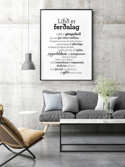 Plakat með gullkorni eftir Huldu Ólafsdóttur - Lífið er ferðalag