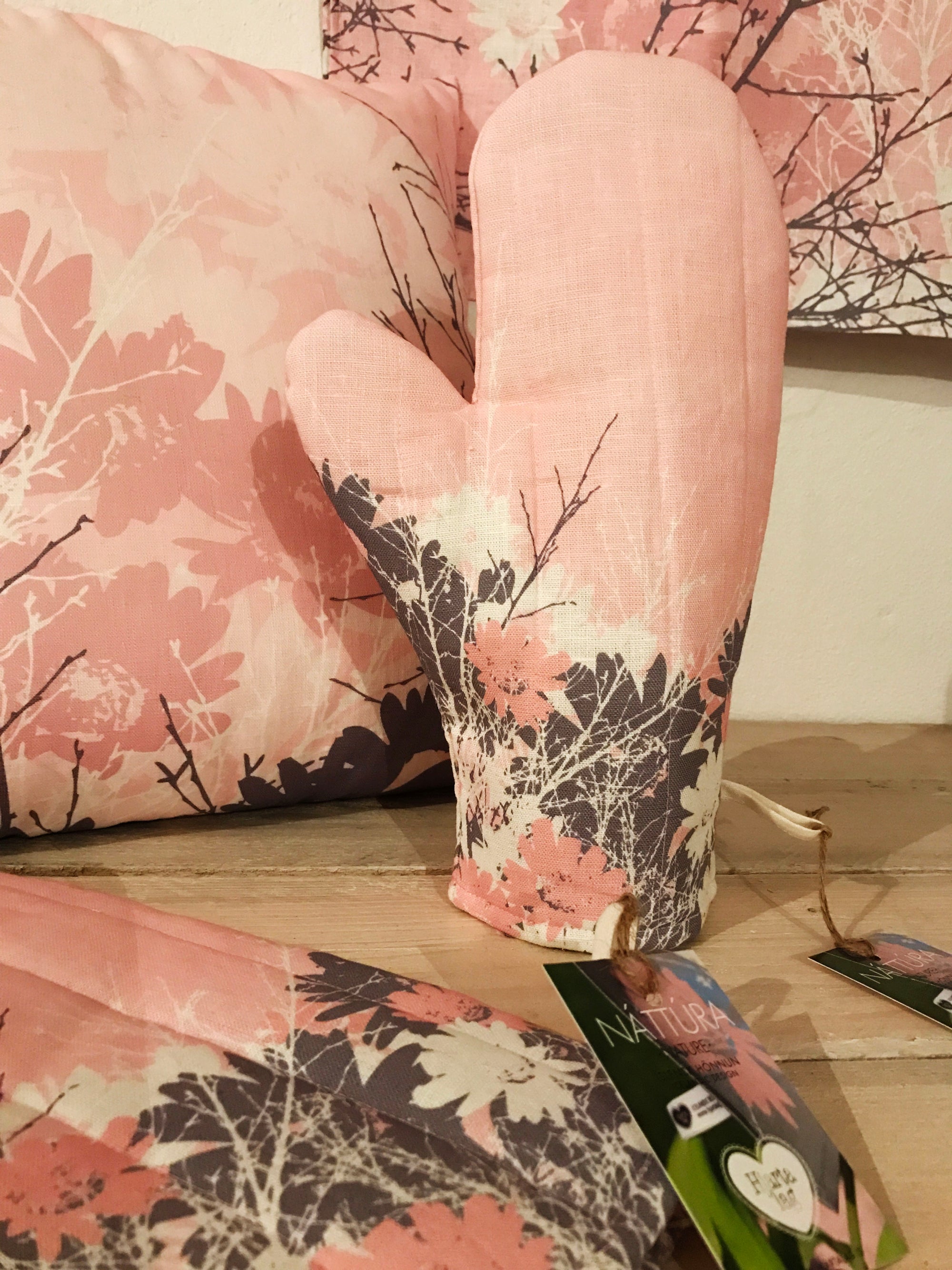 Ofnhanski- Hönnun Hjartalag - Faðmlag