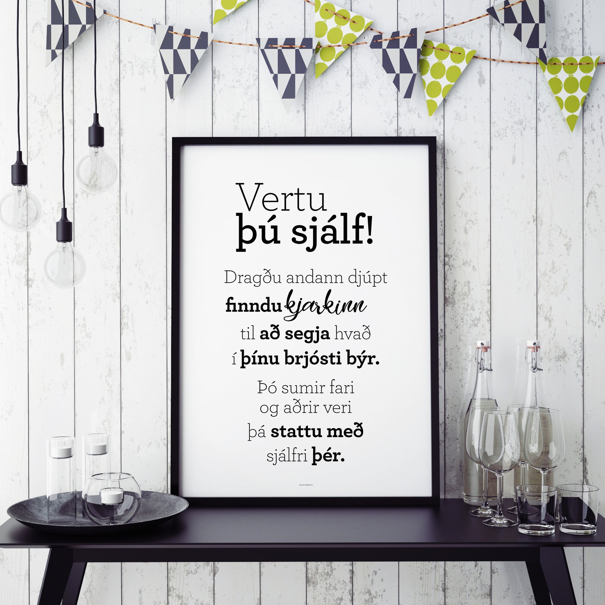 Plakat með gullkorni eftir Huldu Ólafsdóttur - Vertu þú sjálf!