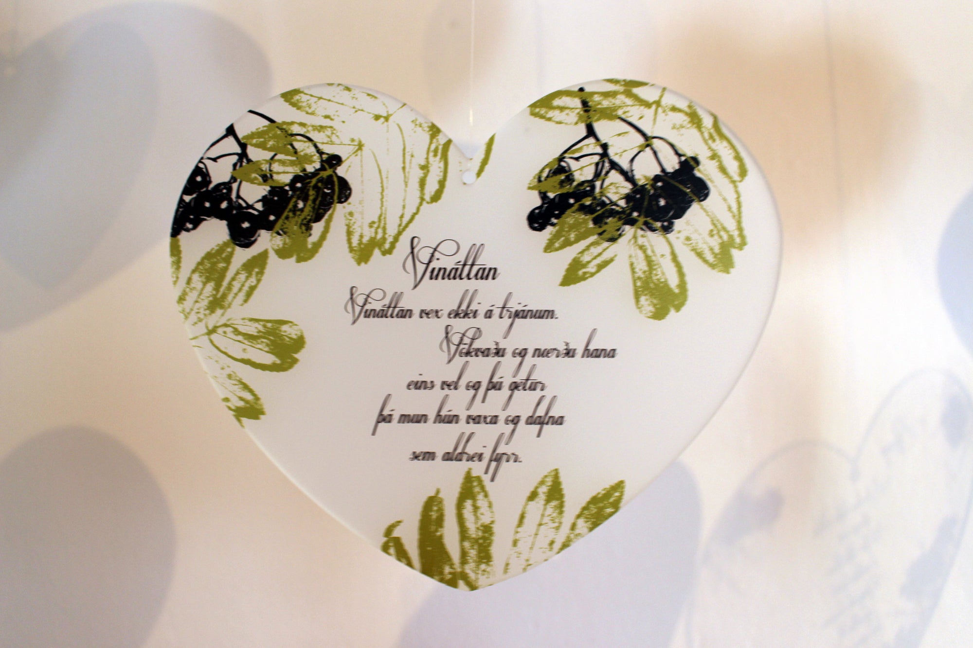 Hjarta með ljóðinu Vinátta eftir Huldu Ólafsdóttur