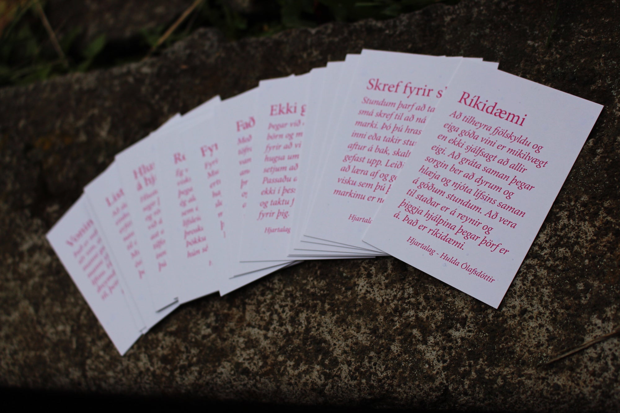 Gullkornaspil - Textar: Hulda Ólafsdóttir