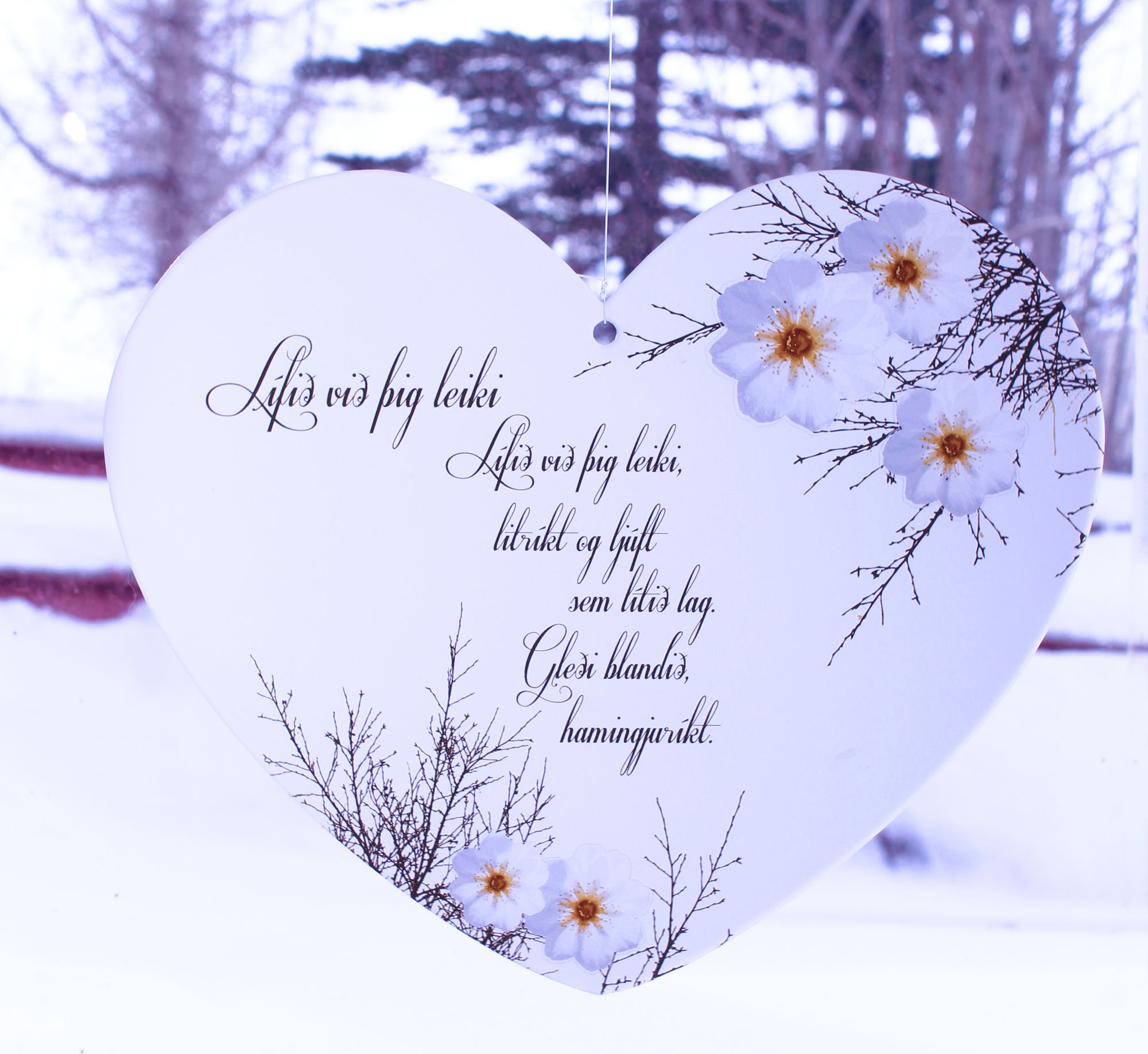 Hjarta með ljóðinu Lífið við þig leiki eftir Huldu Ólafsdóttur